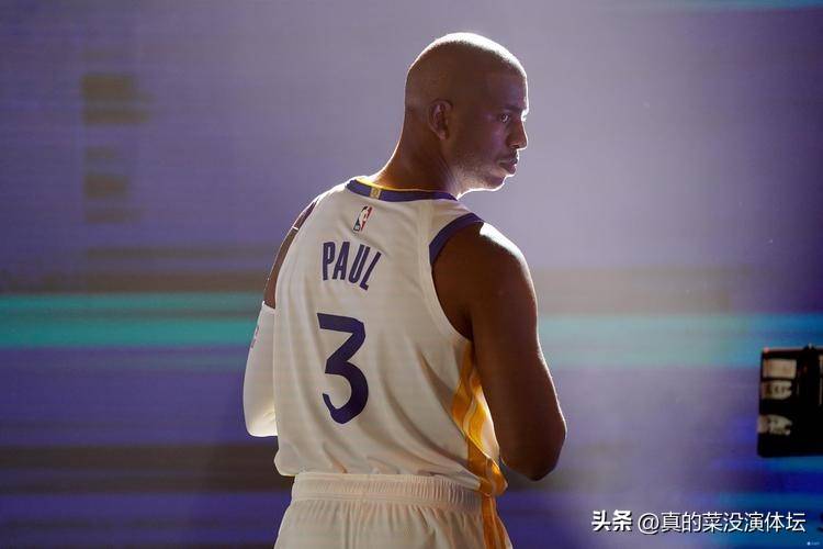 包含雷霆险胜开拓者，保罗关键时刻稳定发挥的词条