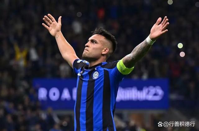 国际足球赛事中的绝佳表现引人注目 国际足球赛事中的绝佳表现引人注目