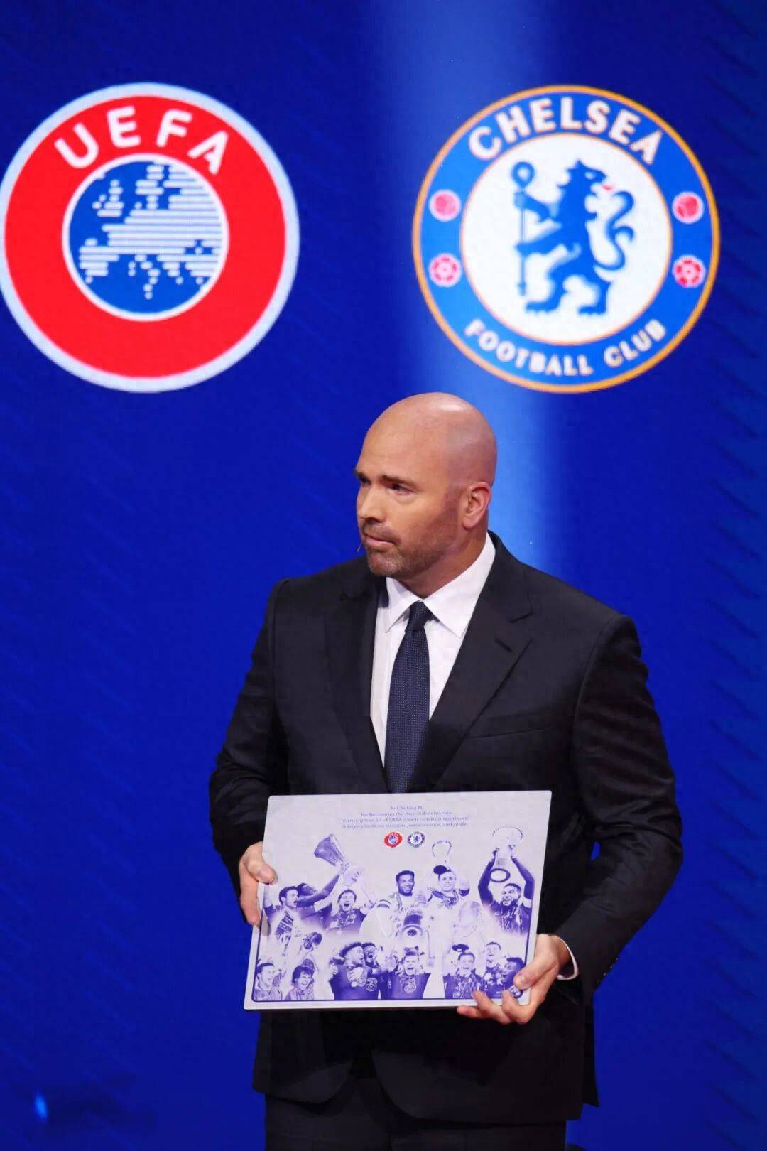 爱游戏教练-英超劲旅豪取胜利，欧冠抗衡形势明朗的简单介绍