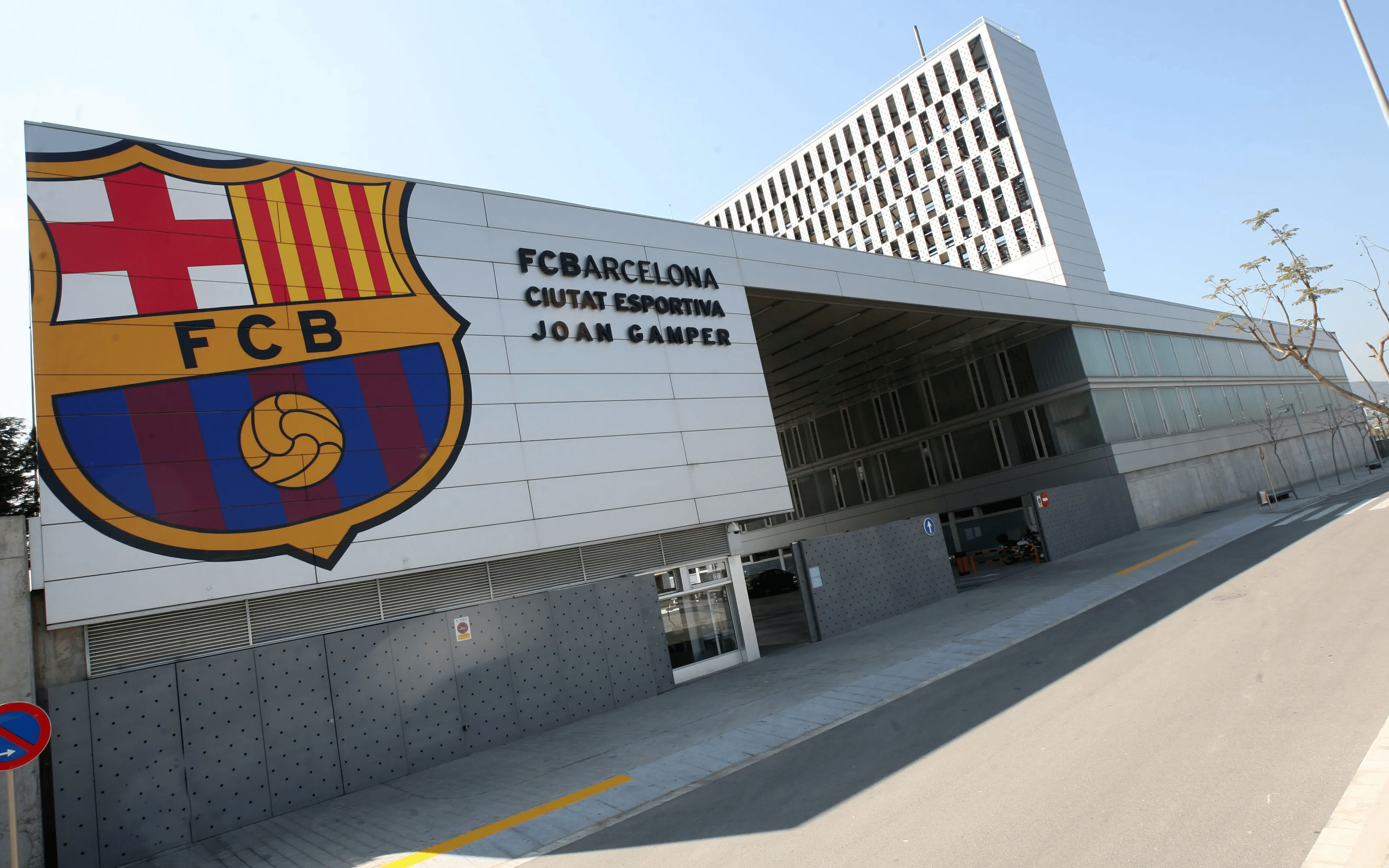 爱游戏官网app-包含FC巴塞罗那宣布投资兴建全新现代化诺坎普球场的词条